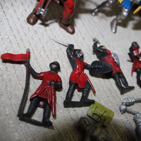 3/$55❤️5pc Schleich +15pc D&D Inc lot medieval knights figures horses trumpeter - Picture 7 of 11